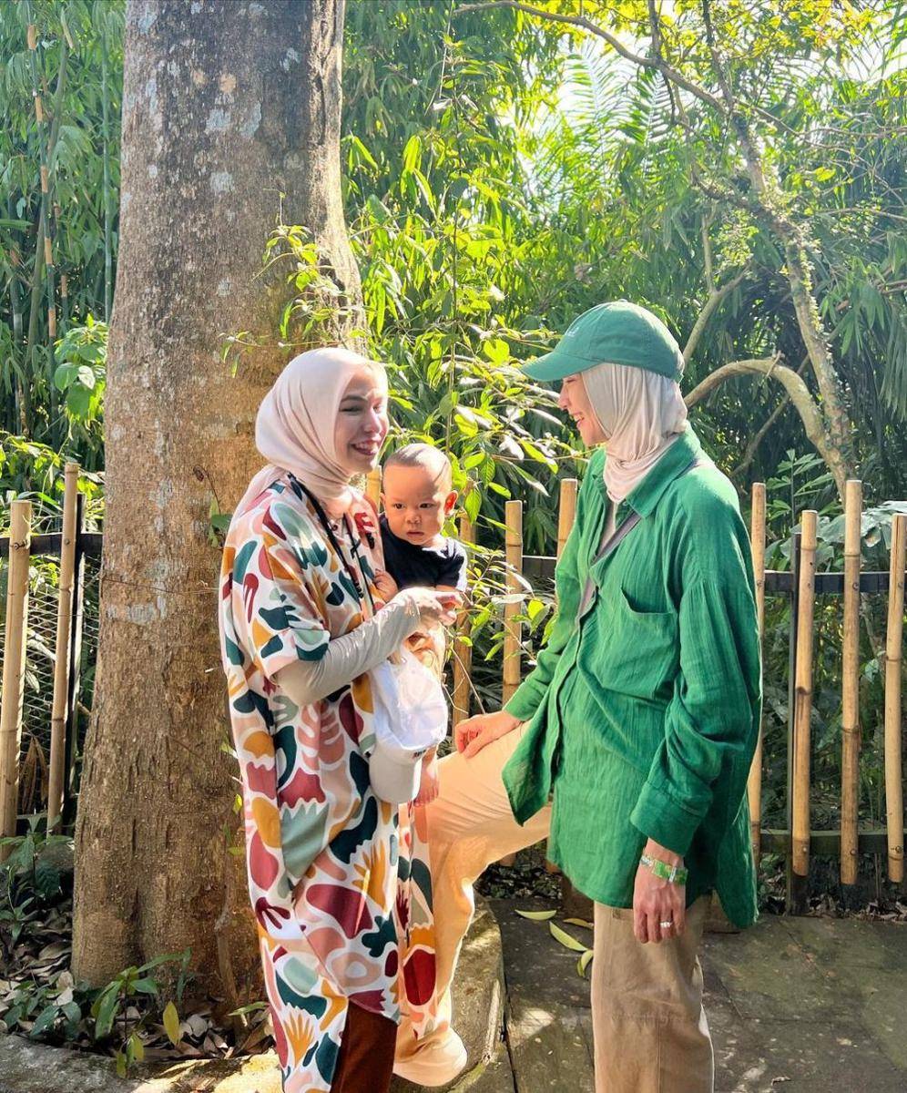 momen Zaskia Adya Mecca dan keluarga liburan di Bali (instagram.com/zaskiadyamecca)