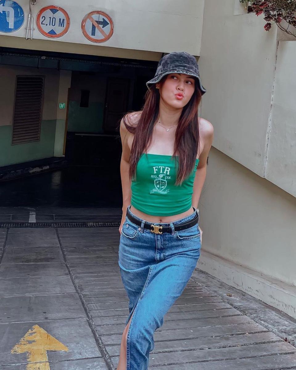 OOTD pakai topi ala Rebecca Tamara (instagram.com/rebeccatamara)