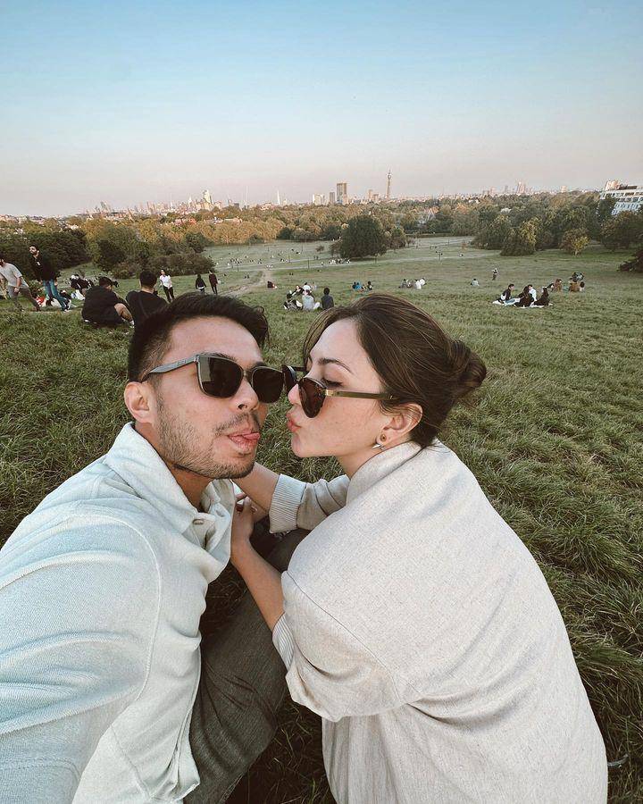 artis bulan madu ke Eropa (instagram.com/jscmila)