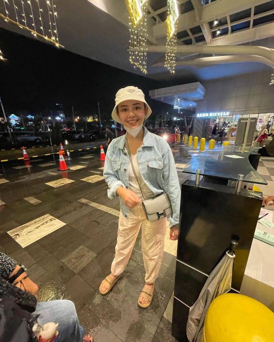 Gaya hangout Glenca Chysara (instagram.com/glencachysaraofficial)