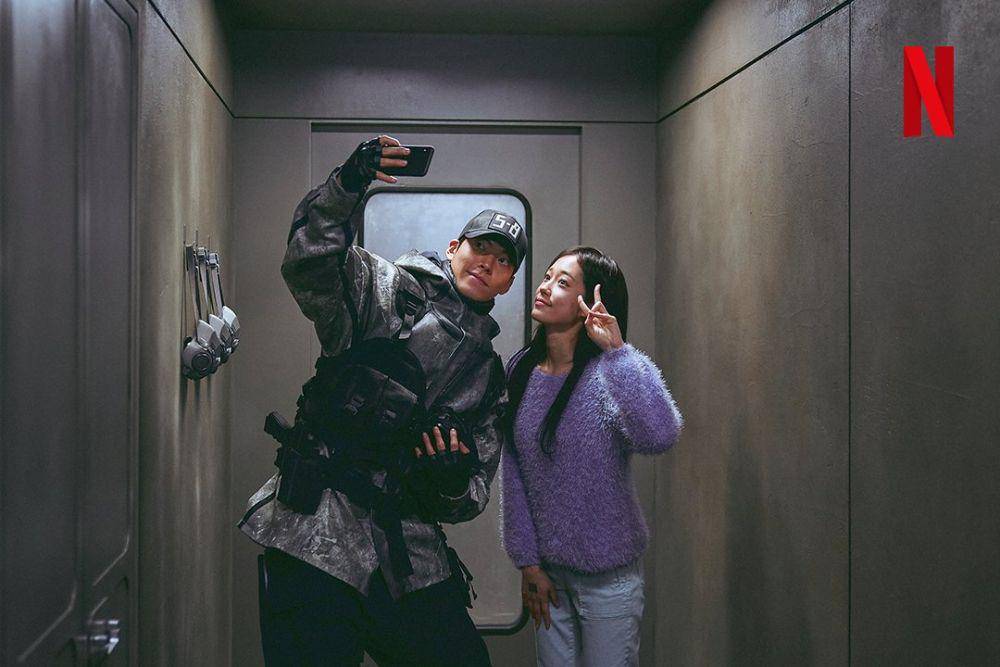 Kim Woo Bin dan Roh Yoon Seo di Black Knight (twitter.com/NetflixKR)