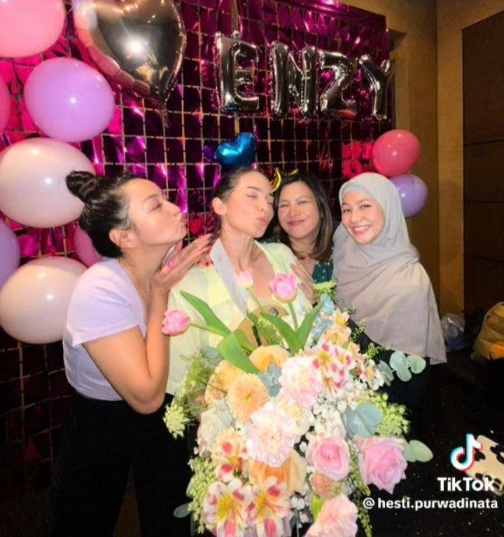 perpisahan Enzy Storia (tiktok.com/hesti.purwadinata)