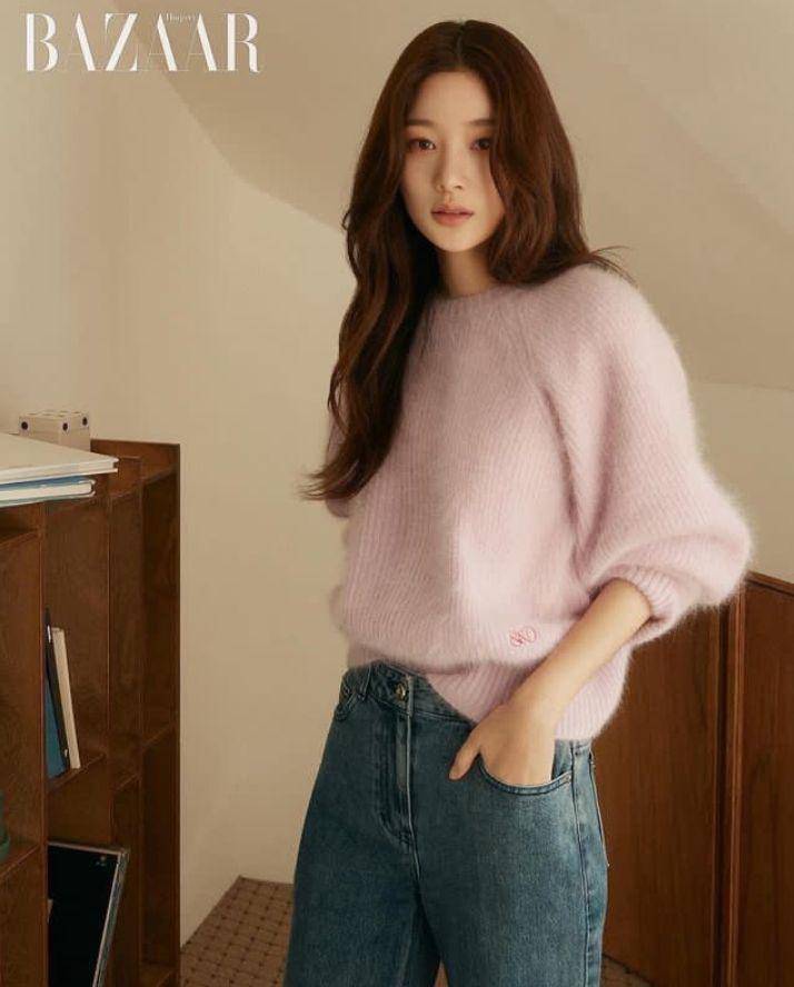 Outfit Hangout ala Jung Chae Yeon (instagram.com/j_chaeyeoni)
