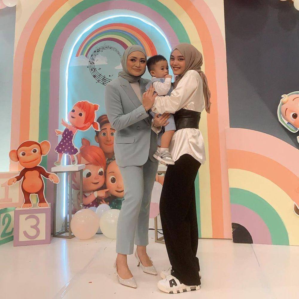 potret Nathalie Holscher bersama Putri Delina dan Adzam (instagram.com/putridelinaa)