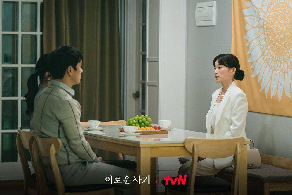 Lee Ro Um (Chun Woo Hee) di drakor Delightfully Deceitful (instagram.com/tvn_drama)