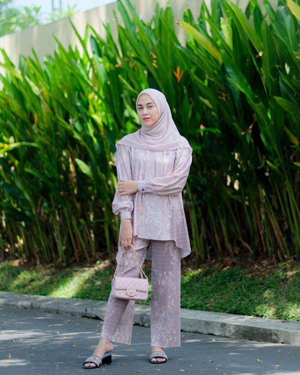 Koleksi long pants Nina Zatulini (instagram.com/ninazatulini22)