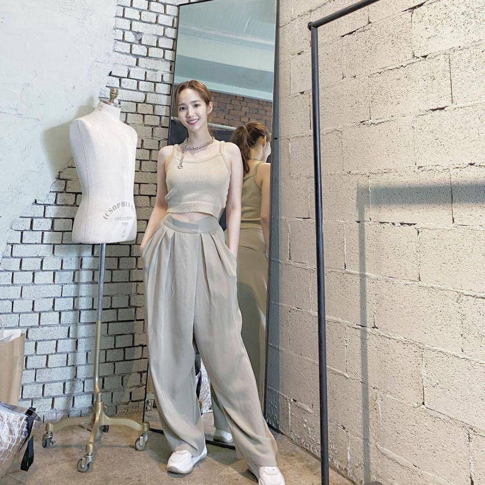 daily outfit ala aktris Korea (instagram.com/ rachel_mypark)