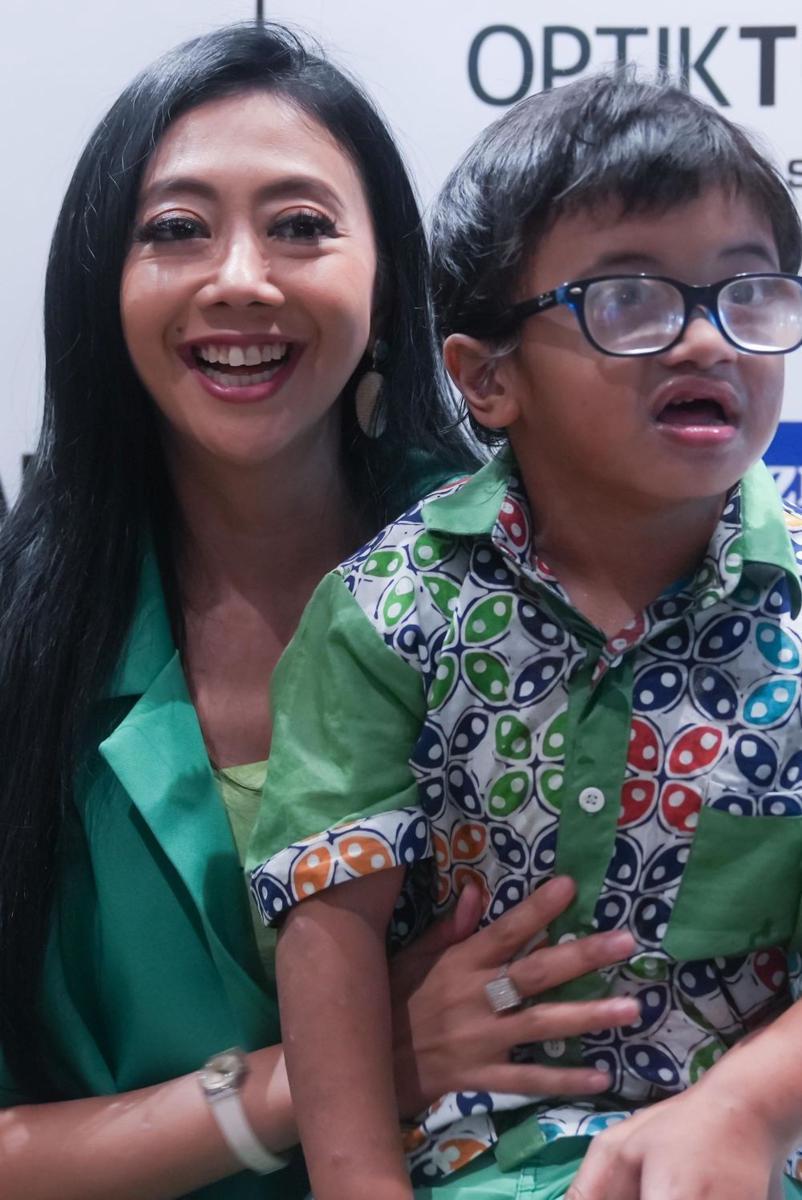 Asri Welas dan Ibran (instagram.com/asri_welas)