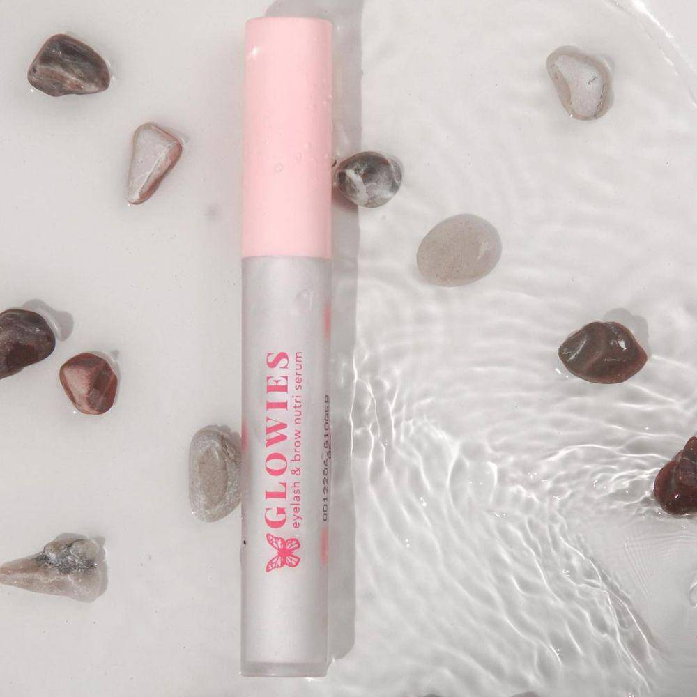 Eyelash & Brow Nutri Serum (instagram.com/glowies.beauty)