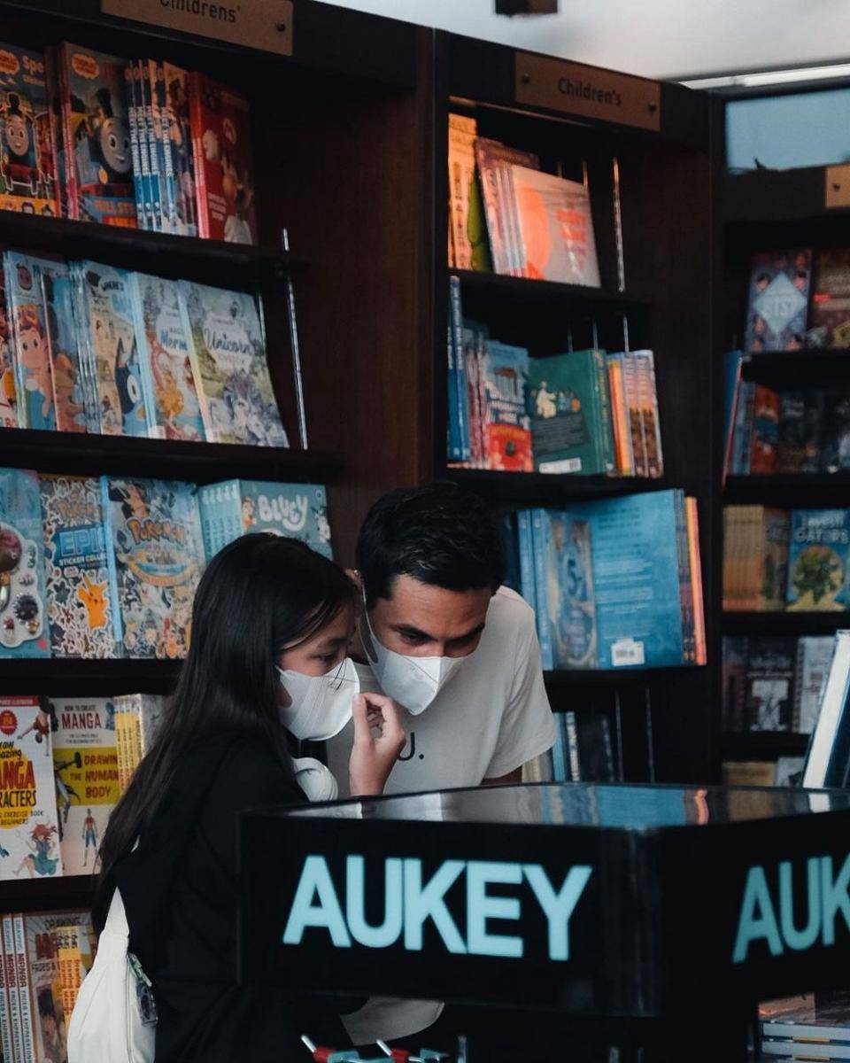 potret Darius Sinathrya dan sang anak (instagram.com/darius_sinathrya)