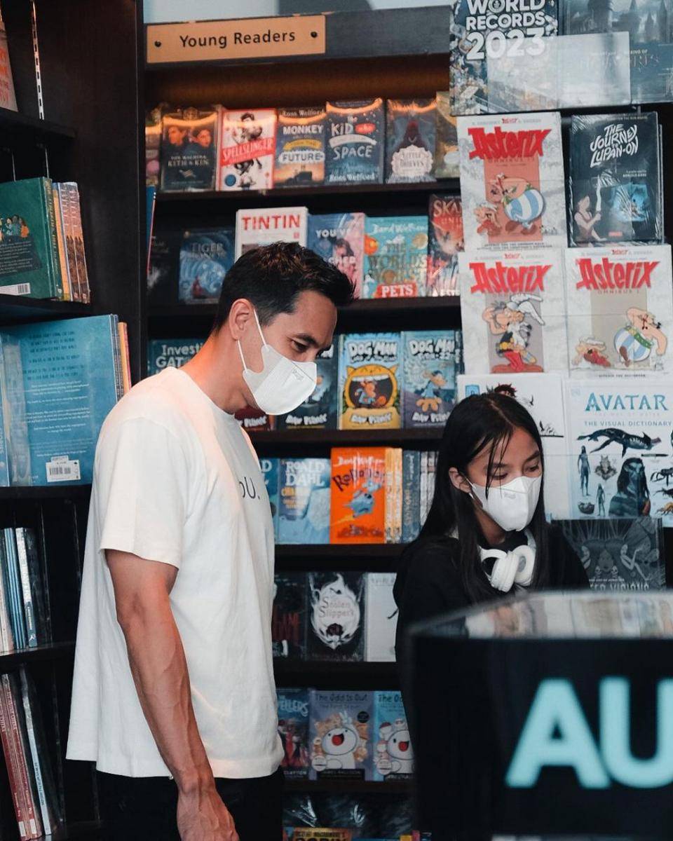potret Darius Sinathrya dan sang anak (instagram.com/darius_sinathrya)