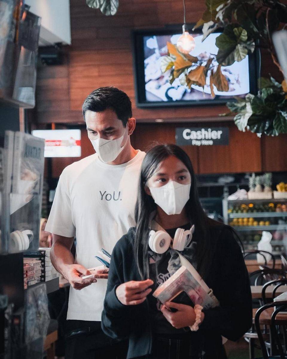 potret Darius Sinathrya dan sang anak (instagram.com/darius_sinathrya)