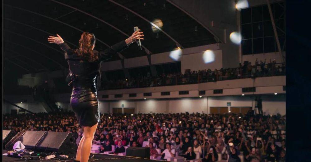potret Raisa manggung di Surabaya (instagram.com/raisa6690)