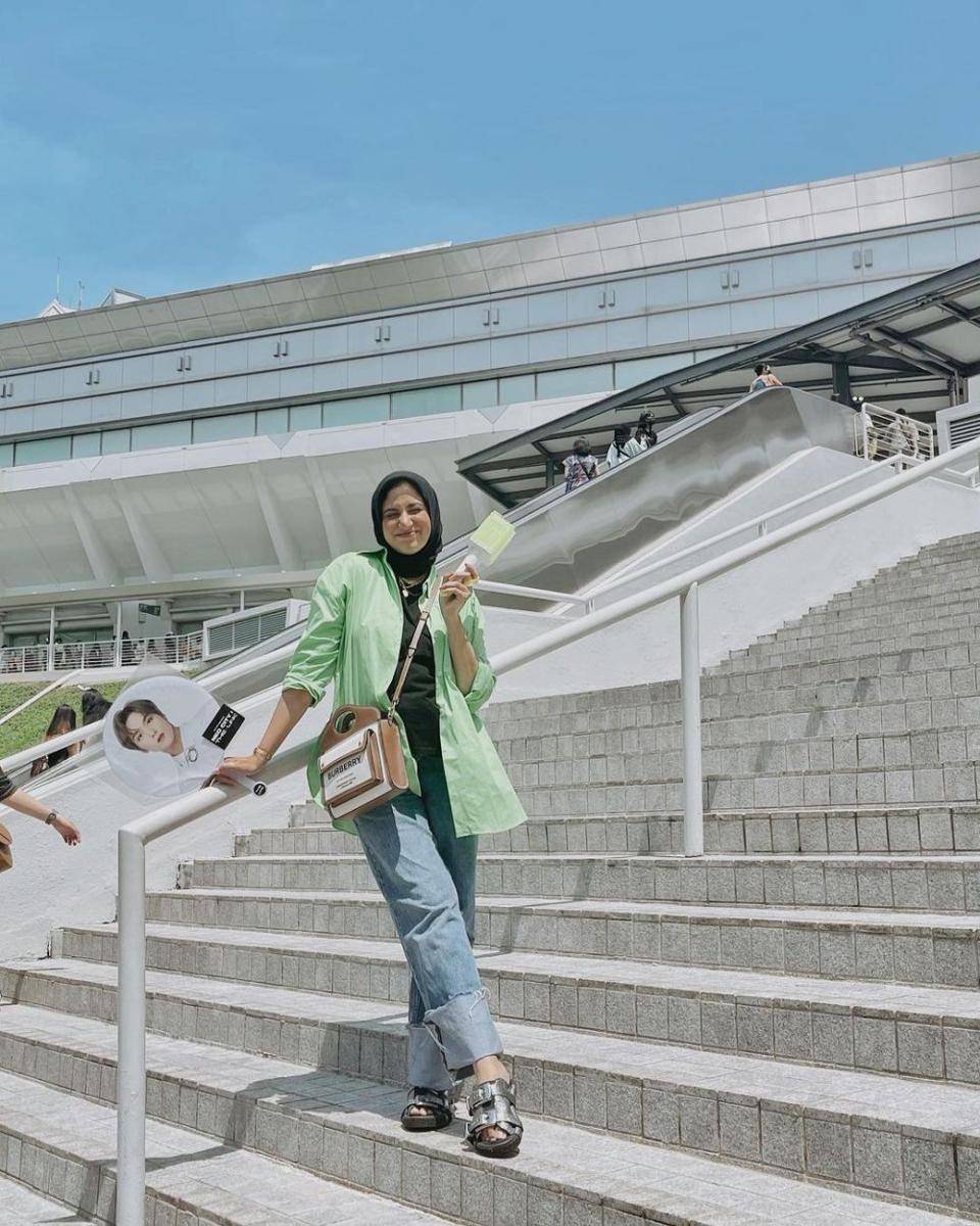 Campus look ala Munira Agile (instagram.com/miraagile)
