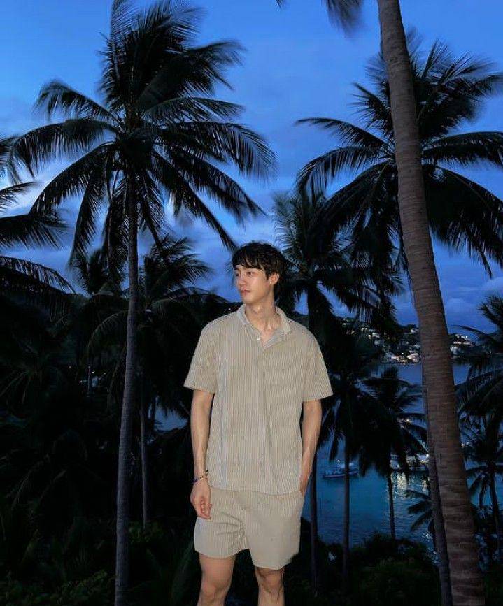 outfit night out ala Force Jiratchapong (instagram.com/fforce_)