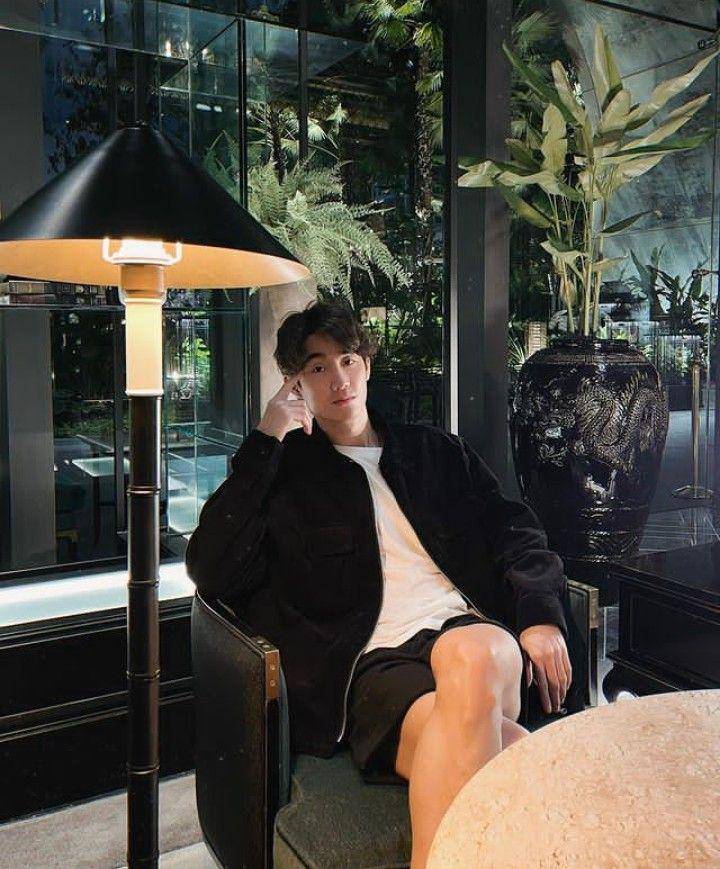 outfit night out ala Force Jiratchapong (instagram.com/fforce_)