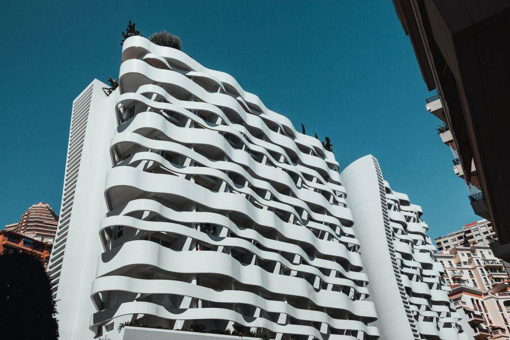ilustrasi akomodasi hotel di monaco (unsplash.com/Jannis Lucas)