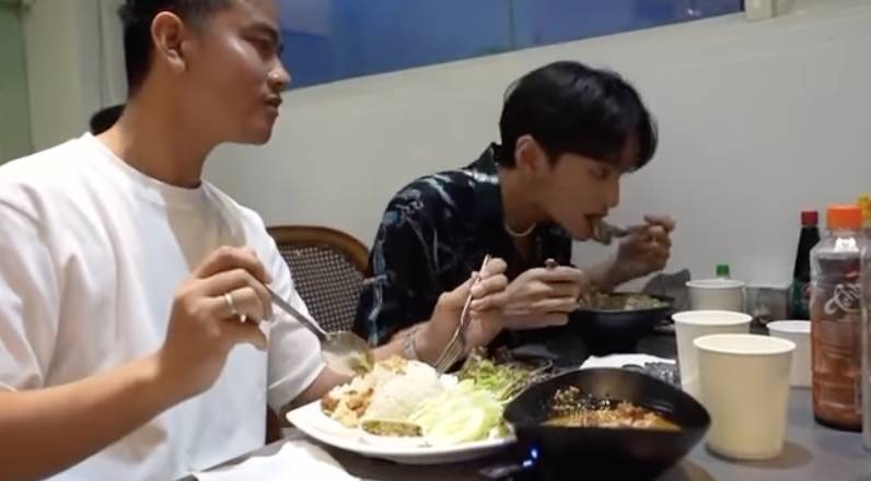 momen Gibran Rakabuming dan Zayyan XODIAC makan bareng (twitter.com/gibran_tweet)