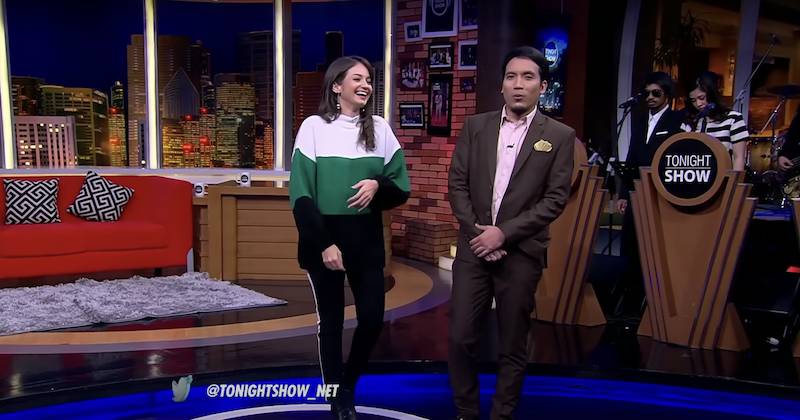 momen perdana Enzy Storia jadi bintang tamu di Tonight Show (youtube.com/TonightShowNet)