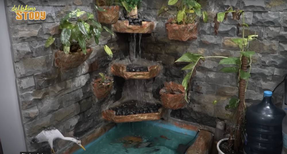 potret rumah Mpok Alpa usai direnovasi (youtube.com/deHakimsStory)