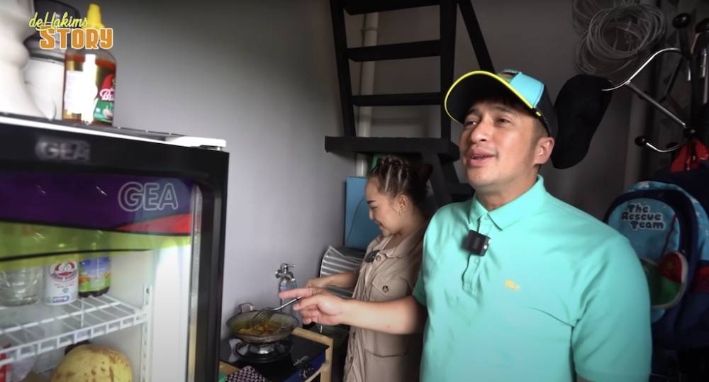 potret rumah Mpok Alpa usai direnovasi (youtube.com/deHakimsStory)