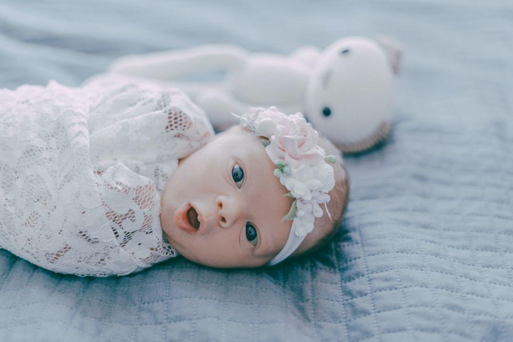5 Langkah Membedong Bayi dengan Tepat dan Aman