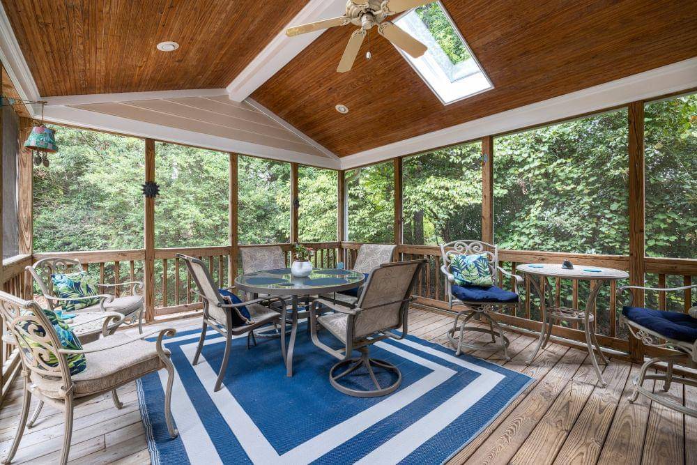 ilustrasi kafe estetik (pexels.com/Curtis Adams)