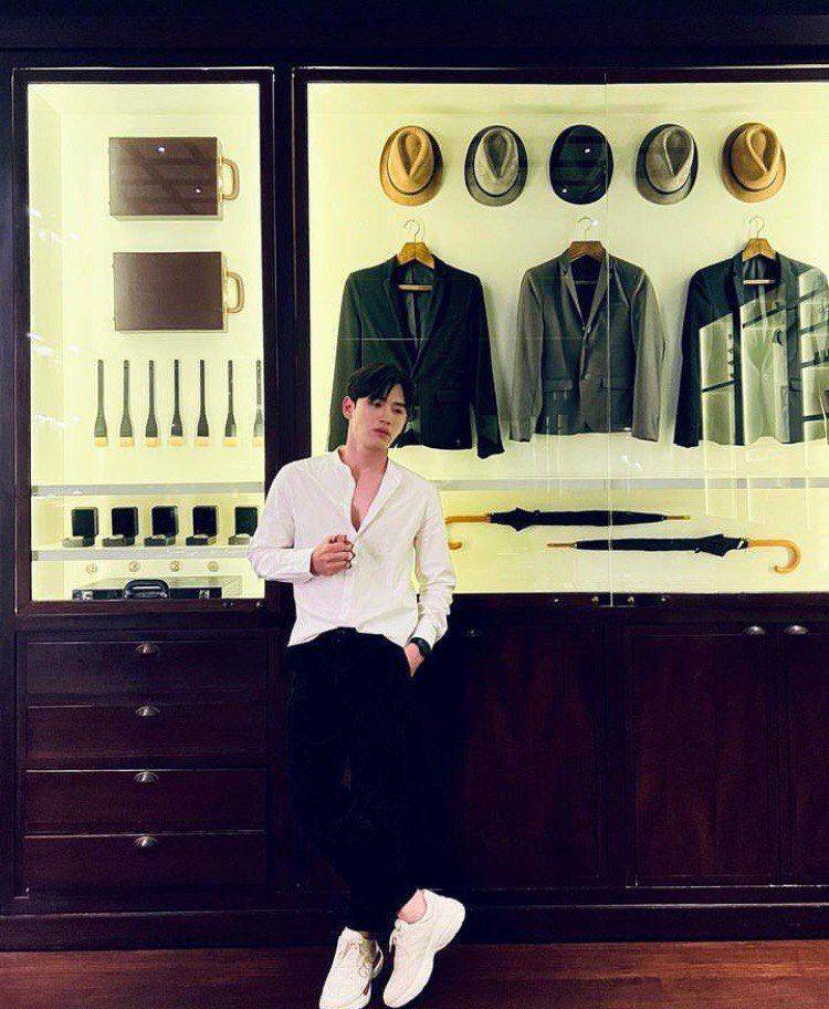 potret New Thitipoom (instagram.com/newwiee)