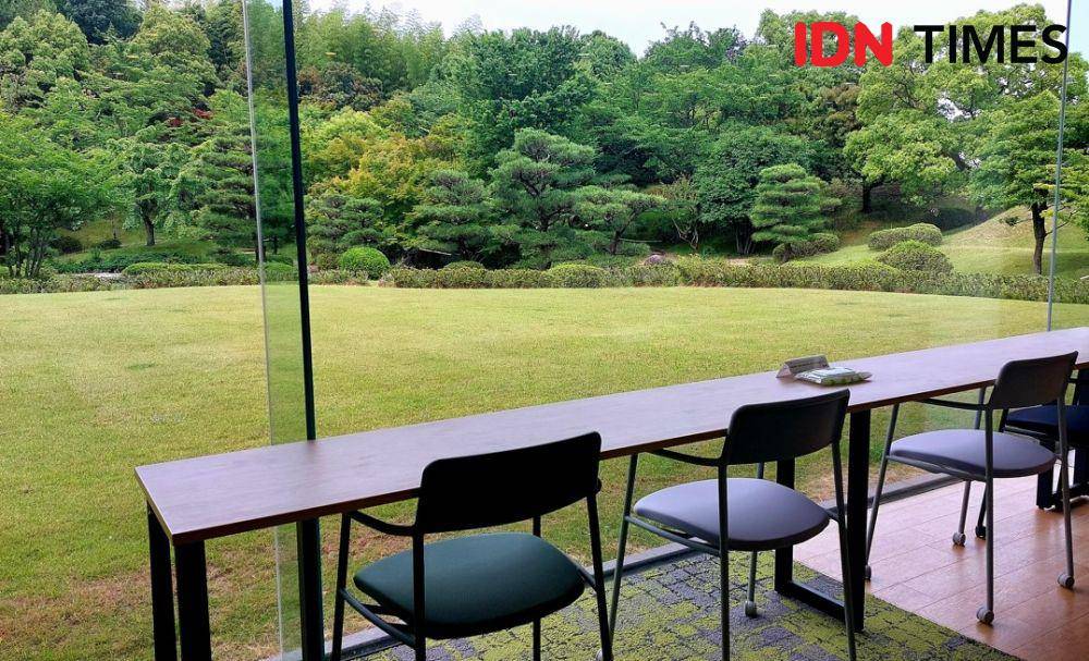 Suasana asri di Rohto Research Village, laboratorium ROHTO Pharmaceutical Co., Ltd di Kyoto, Jepang. (IDN Times/Umi Kalsum)