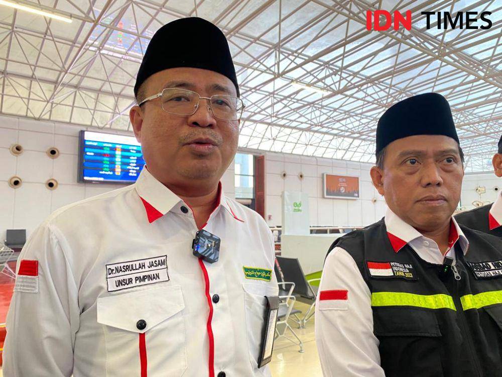Kepala Kantor Urusan Haji (KUH) Indonesia, Nasrullah Jasam (kiri), Direktur Bina Haji Arsad Hidayat (kanan) (IDN Times/Sunariyah)