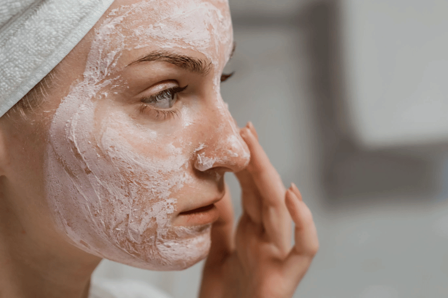 5 Kandungan Skincare yang Harus Dihindari Kulit Berminyak, Catat!
