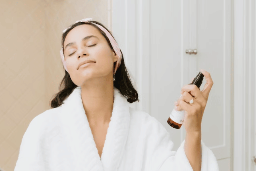 potret ilustrasi pemakaian skincare (unsplash.com/Kalos Skincare)