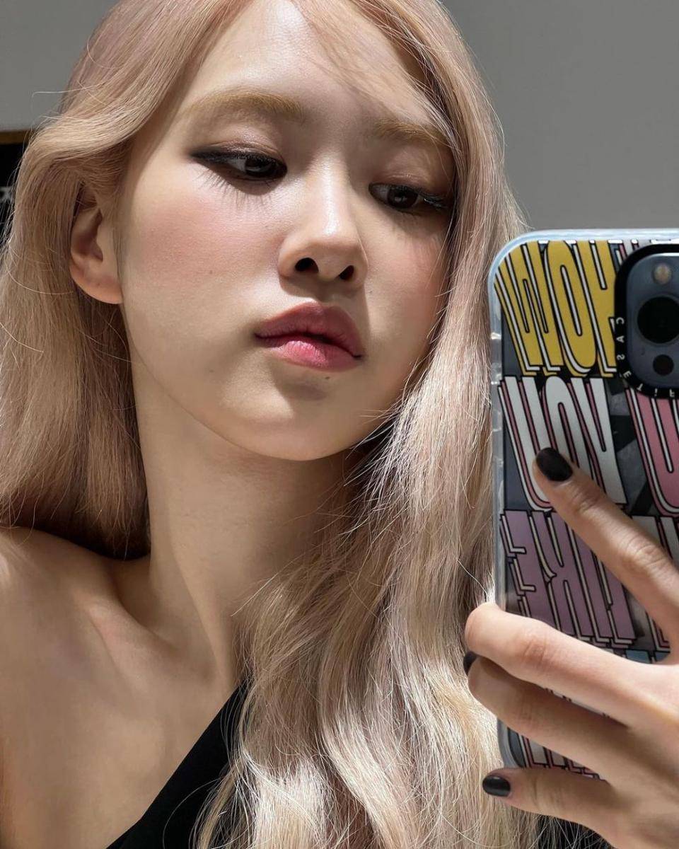 daily makeup ala aktris dan idol K-Pop (instagram.com/ roses_are_rosie)