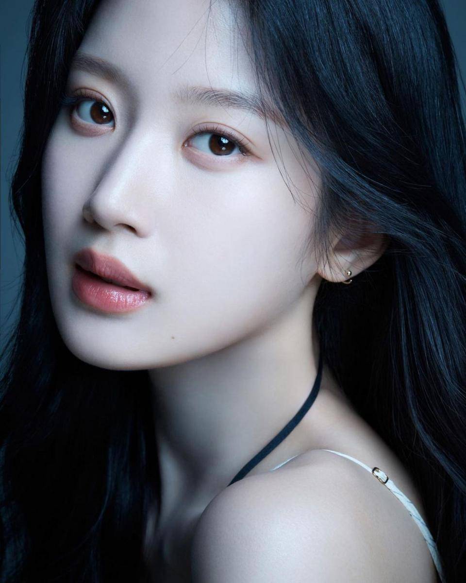 daily makeup ala aktris dan idol K-Pop (instagram.com/m_kayoung)