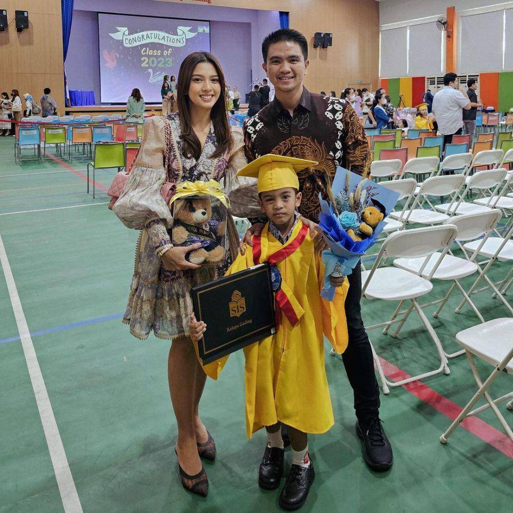 momen Alisia Rininta hadir di wisuda sang anak (instagram.com/alisiarininta22)