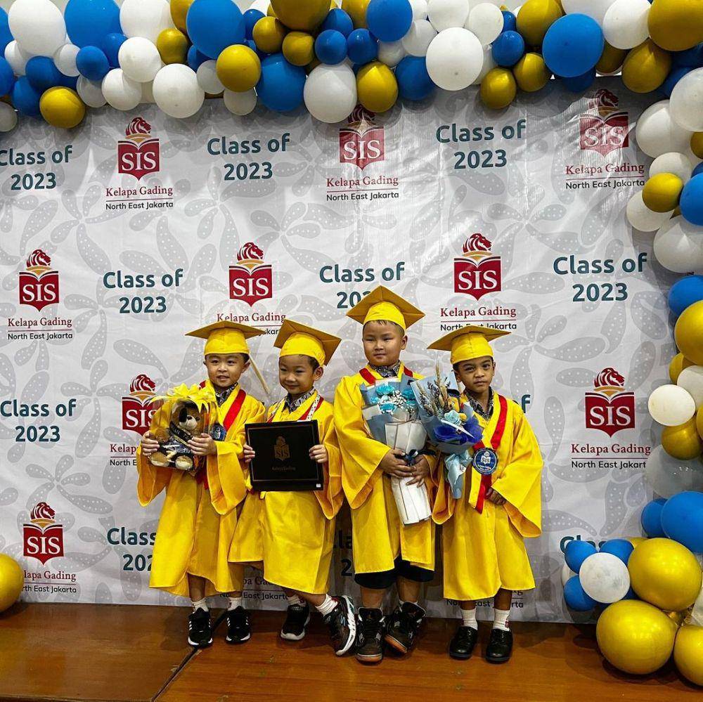 momen Alisia Rininta hadir di wisuda sang anak (instagram.com/alisiarininta22)
