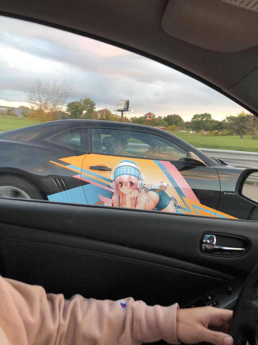 potret mobil desain anime (reddit.com/user/Arlenmlg)