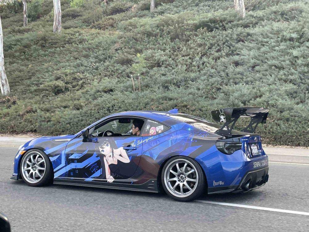 potret mobil desain anime (reddit.com/user/pepperelijah)