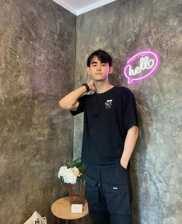 OOTD t-shirt ala Drake Laedeke (instagram.com/drake_laedeke)