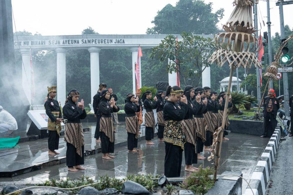 HJB ke-541: Budaya Ngumbah Tugu Kujang Terus Dilestarikan