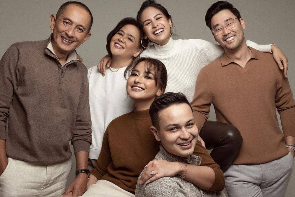 7 Fakta Keluarga Maudy Ayunda dan Latar Belakangnya