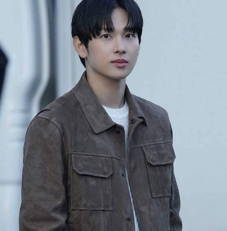 Im Siwan (instagram.com/yim_siwang)