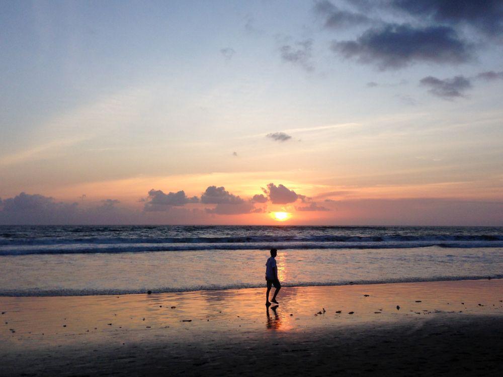 Selain Pantai Kuta, 5 Rekomendasi Lokasi Lihat Sunset Paling Bagus