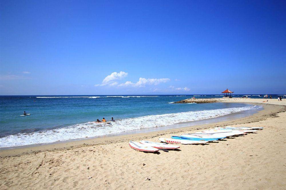 ilustrasi Pantai Sanur, Denpasar (wikipedia.org/Suranegara88)