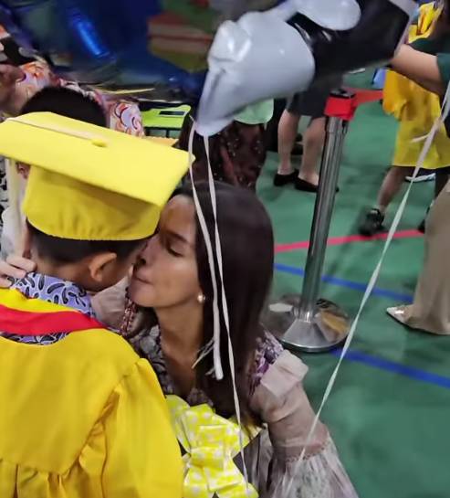 momen Alisia Rininta hadir di wisuda sang anak (instagram.com/alisiarininta22)