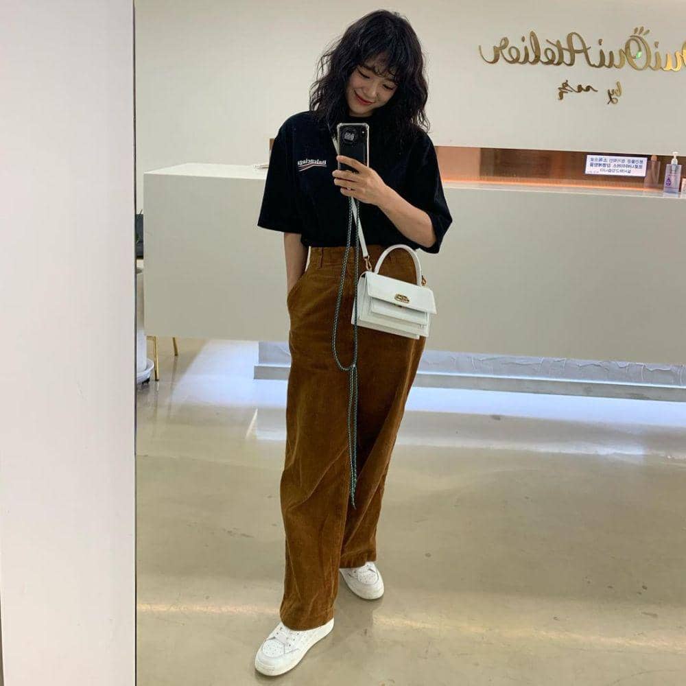 Potret Kim Sejeong (Instagram.com/clean_0828)