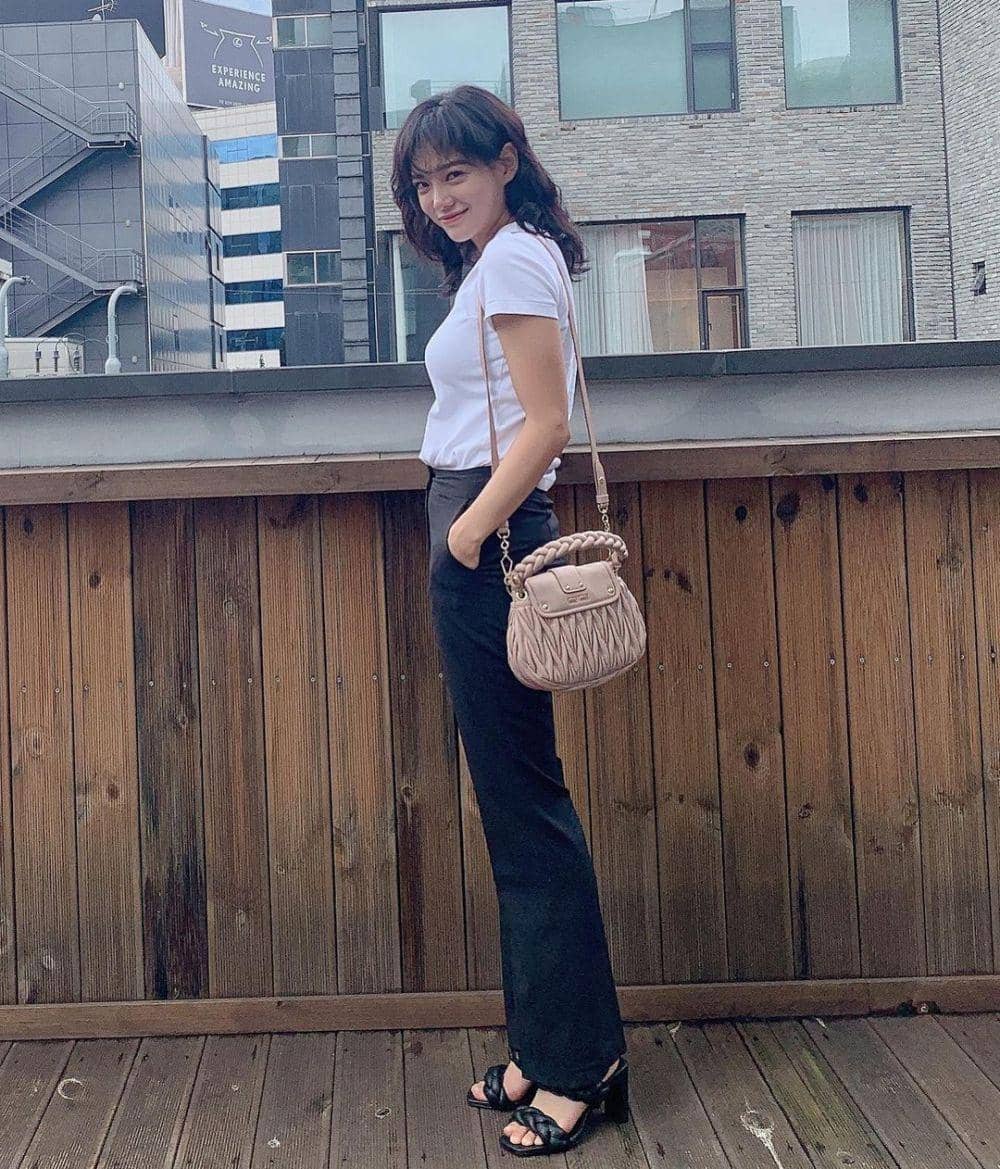 Potret Kim Sejeong (Instagram.com/clean_0828)