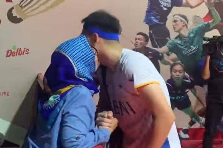 Ibunda Rinov Rivaldy nonton langsung Indonesia Open 2023 di Istora Senayan Jakarta (instagram.com/bolalobbadminton)