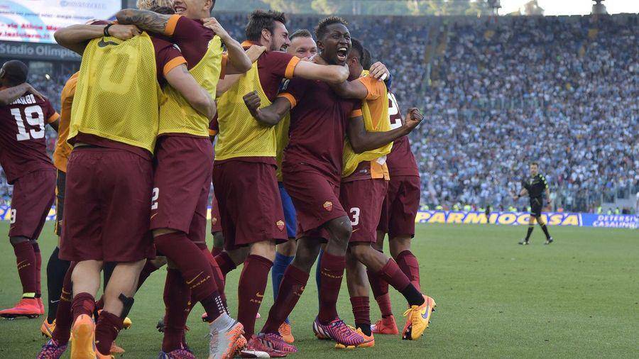selebrasi gol pemain AS Roma versus Lazio pada 2015 (asroma.com)
