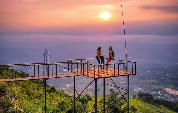 10 Tempat Pacaran Bogor Terhits 2024